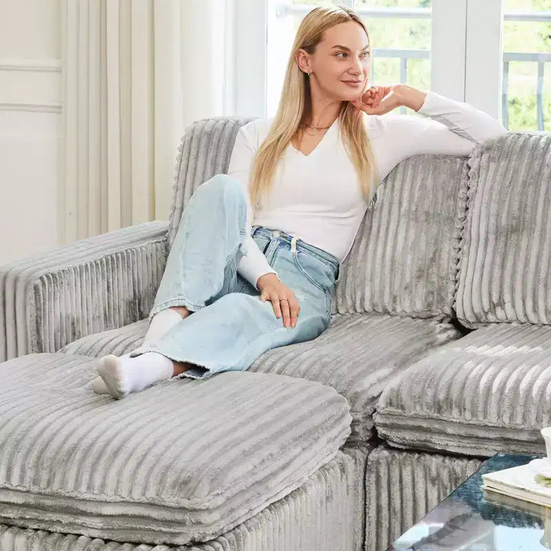 Divano Sezionale a U in Velluto a Coste da 6 Posti - Divano Modulare con Pouf Contenitore e Design Convertibile