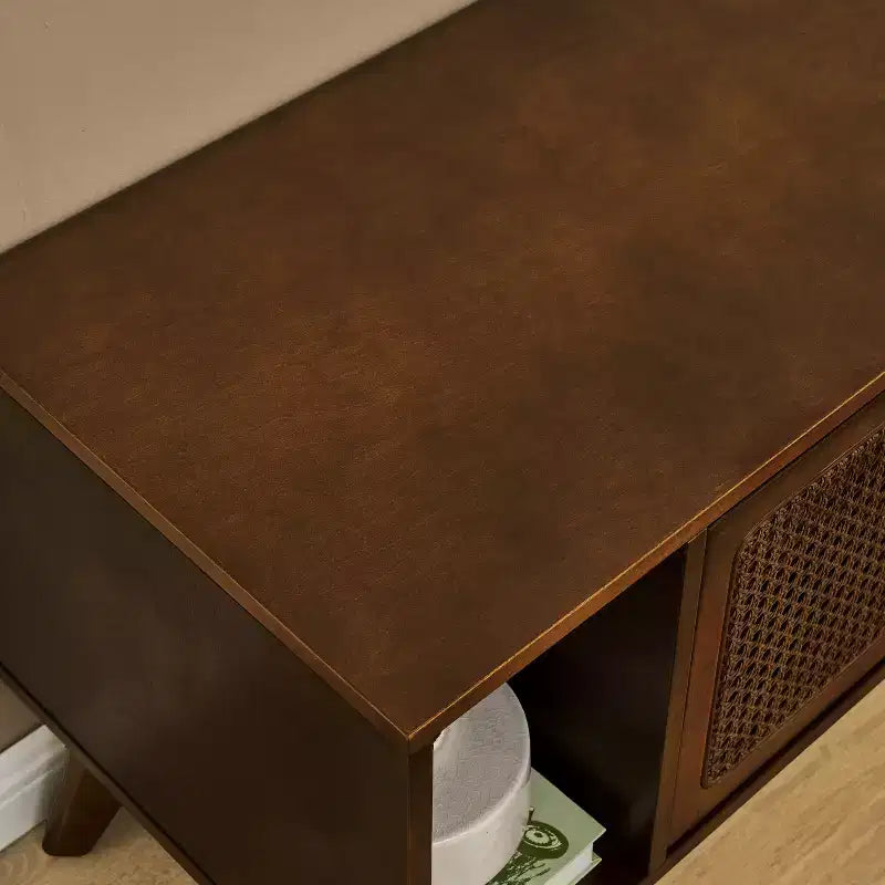 Meuble TV GDFStudio Mandel style moderne du milieu du siècle en bois et rotin de 67,9 po avec 2 portes coulissantes