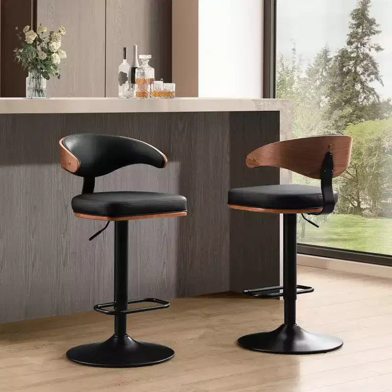 Tabouret de bar pivotant Art Leon en bois courbé et similicuir, à hauteur réglable