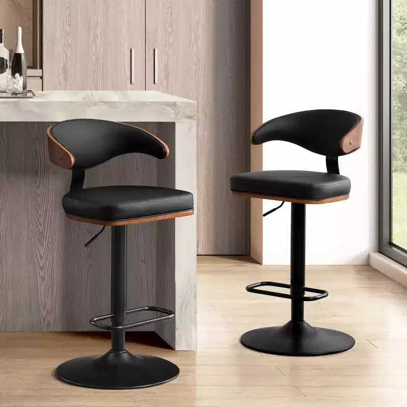 Tabouret de bar pivotant Art Leon en bois courbé et similicuir, à hauteur réglable