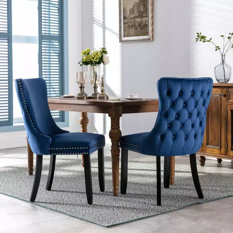Lot de 2 chaises de salle à manger rétro Okak, chaises confortables rembourrées à dossier capitonné avec garniture cloutée, chaises de cuisine avec pieds en bois massif