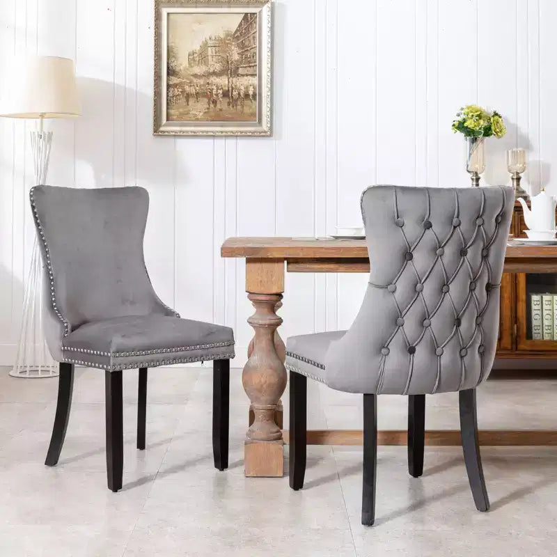 Lot de 2 chaises de salle à manger rétro Okak, chaises confortables rembourrées à dossier capitonné avec garniture cloutée, chaises de cuisine avec pieds en bois massif