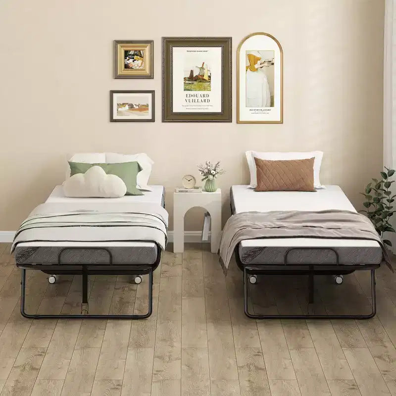 Lit pliant HOMCOM, lit d'appoint avec matelas, lit d'invité pliable et portable avec cadre métallique robuste et roulettes, blanc