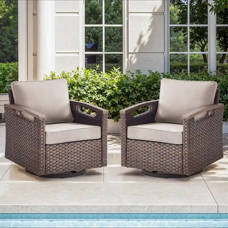Sedia da esterno girevole a 360° in rattan con cuscino imbottito
