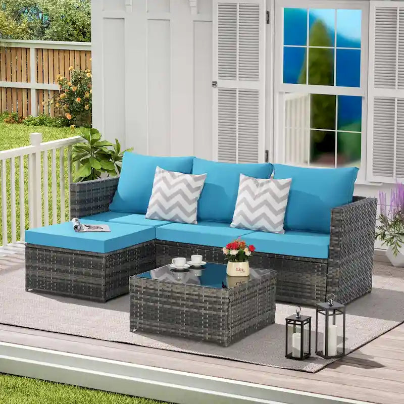 Set Divano a L a 3 Posti in Rattan da Esterno con Pouf e Tavolino da Caffè