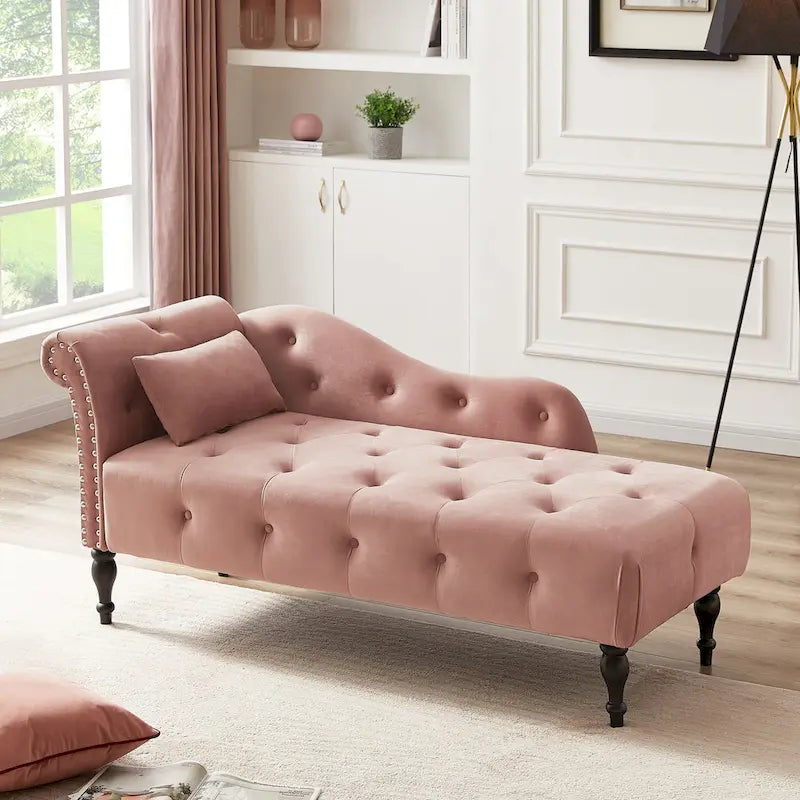 Moderna Chaise Longue da 60.6" in Velluto Imbottito con Bottoni Capitonnè, Gambe in Legno Massello e Borchie