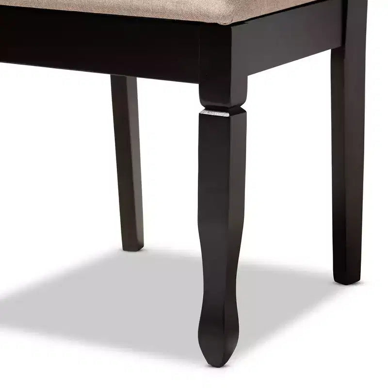 Lot de 4 chaises de salle à manger Reneau en bois finition marron - Baxton Studio : Structure en hévéa, assise en polyester, rembourrage en mousse