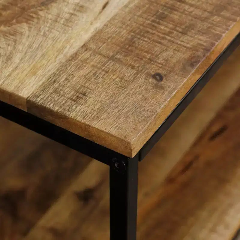 Table basse rectangulaire StyleCraft avec cadre en fer et étagère inférieure, naturelle/noire : Bois de manguier, style industriel, étagère fixe
