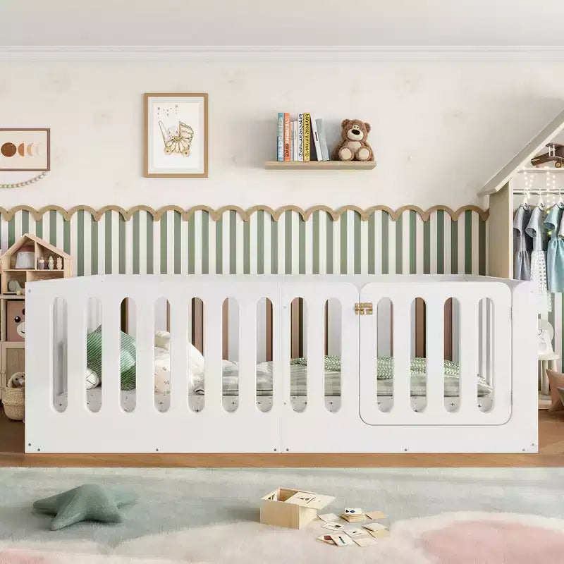 Letto Montessori Matrimoniale Bianco a Terra con Spondine e Porta – Legno Massello, 1 Bambino