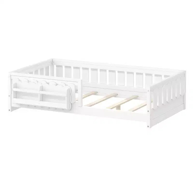 Struttura letto a piattaforma per bambini, dimensioni singola e una piazza e mezza, con spondina, librerie e ripiani portaoggetti integrati