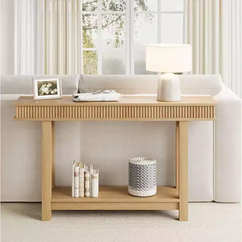 Consolle in Legno Scanalato Stile Rustico a 2 Ripiani con Vano Contenitore, Tavolo Rettangolare Stretto da Ingresso Dietro Divano per Foyer, Corridoio, Soggiorno