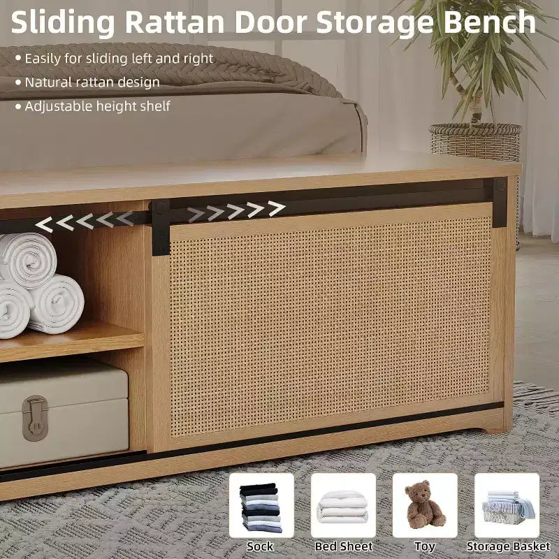 Struttura Letto Boho Farmhouse in Rattan Naturale, Testiera con Vano Contenitore a Porta Scorrevole a Fienile e Luce LED, Gambe di Supporto in Legno Massello.
