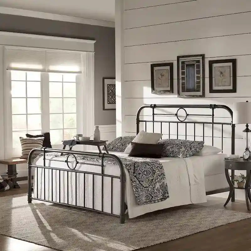 Letto matrimoniale in metallo nero