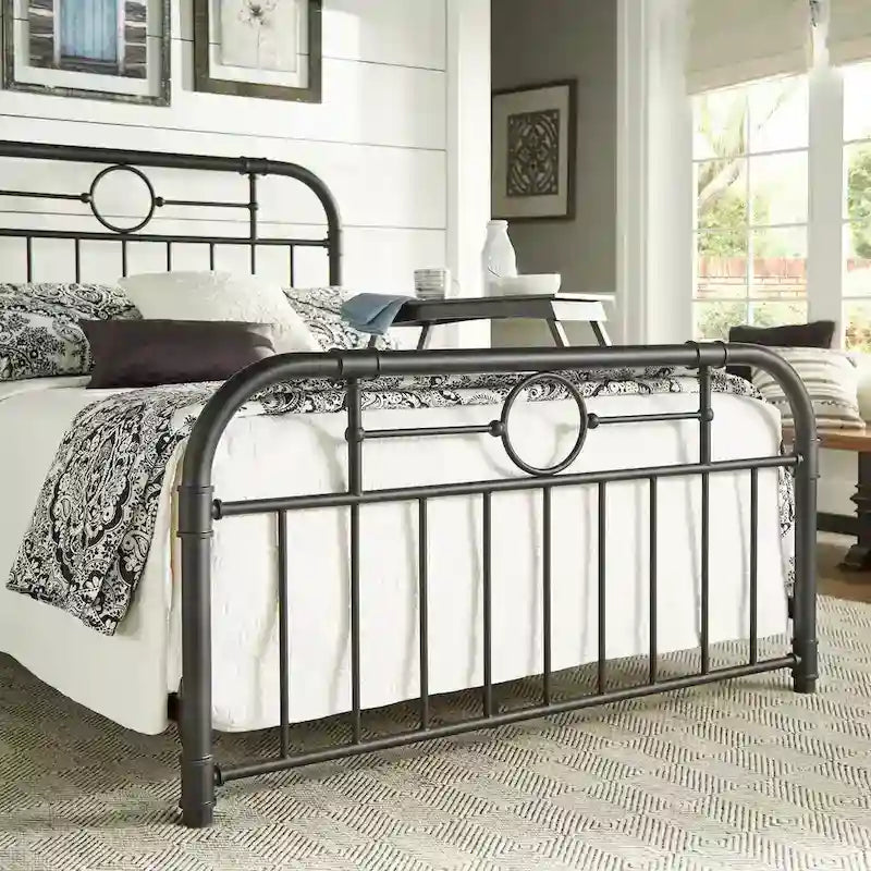 Letto matrimoniale in metallo nero