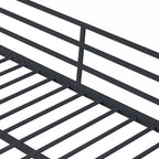 Letto a soppalco matrimoniale in metallo con sponde di sicurezza e scaletta piatta