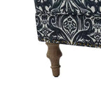 Poltrona in legno imbottita in stile transizionale con motivo floreale, braccioli a pannello e schienale a gobba di cammello
