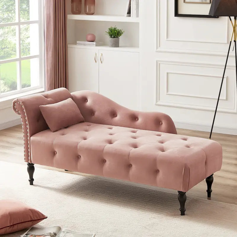 Moderna Chaise Longue da 60.6" in Velluto Imbottito con Bottoni Capitonnè, Gambe in Legno Massello e Borchie