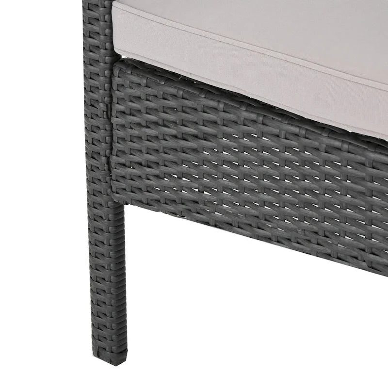 Set Conversazione da Esterno in Rattan Sintetico a 4 Pezzi Cordoba con Cuscini di Christopher Knight Home