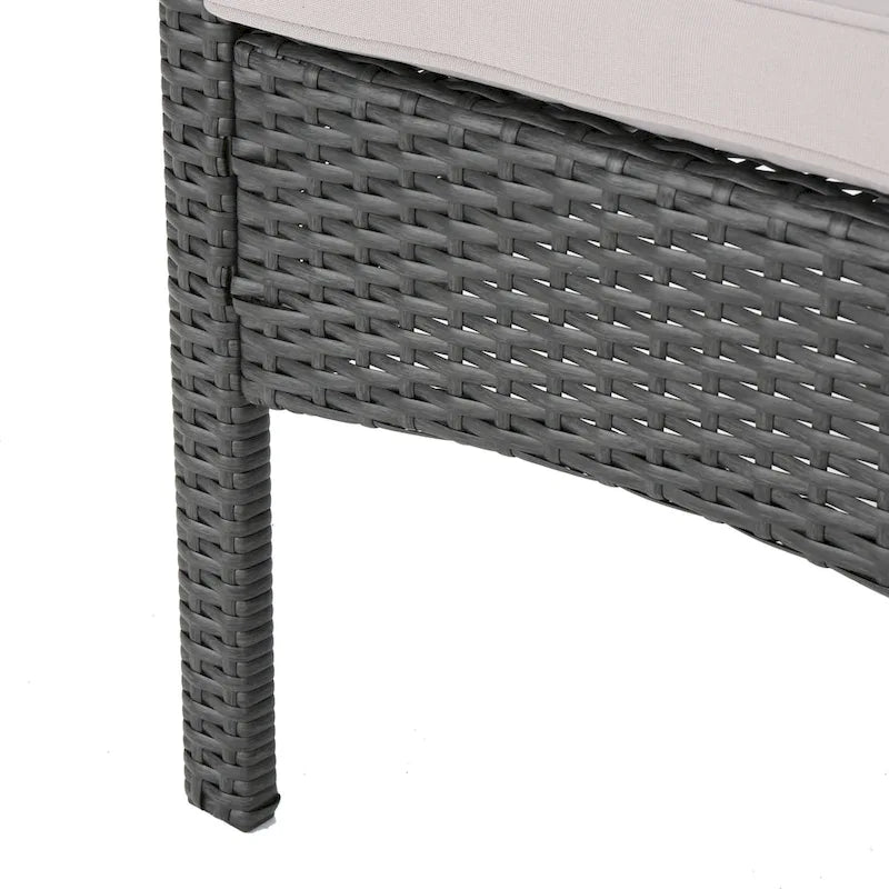 Set Conversazione da Esterno in Rattan Sintetico a 4 Pezzi Cordoba con Cuscini di Christopher Knight Home