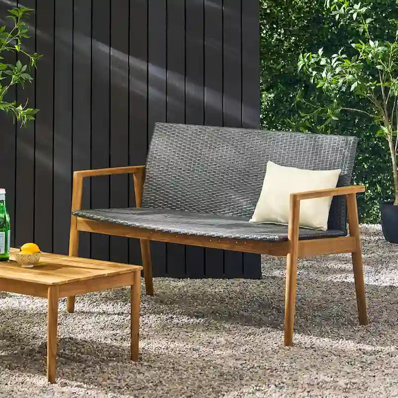 Divanetto Bryan da esterno in vimini e legno di acacia di Christopher Knight Home