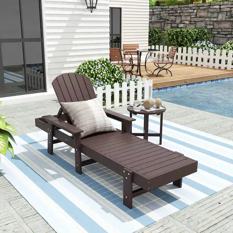 Polytrends Altura Poly Chaise longue reclinabile ecologica per tutte le stagioni con braccioli e tavolino laterale (set da 2 pezzi)