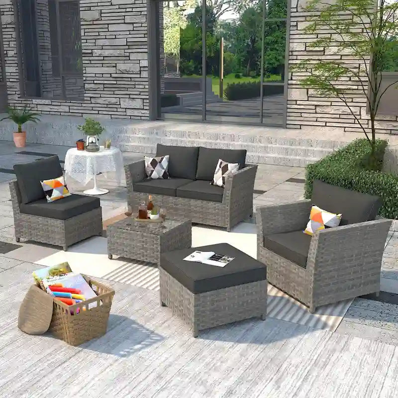 Set di mobili da giardino in vimini XIZZI da 6 pezzi con tavolino da caffè
