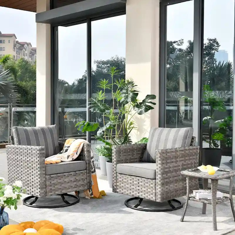 Set da 3 pezzi con sedia a dondolo girevole in vimini e tavolino OVIOS Patio