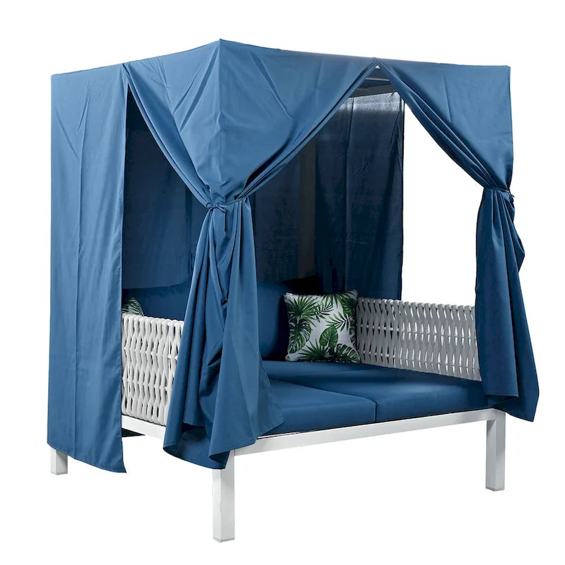 Lettino da esterni U_Style con tende, elevato comfort, adatto a molteplici scenari