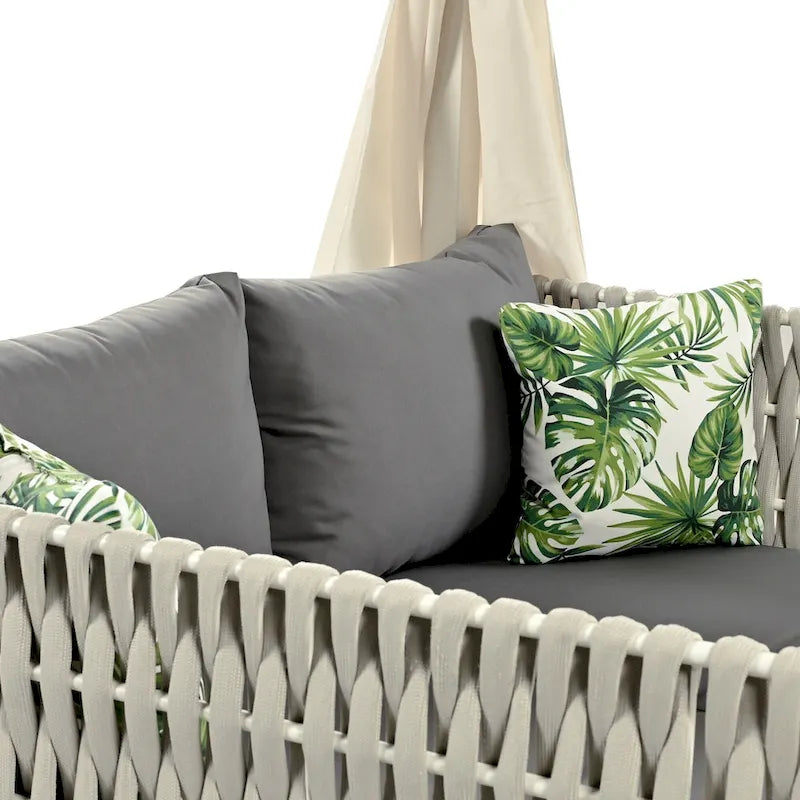 Lettino da esterni U_Style con tende, elevato comfort, adatto a molteplici scenari