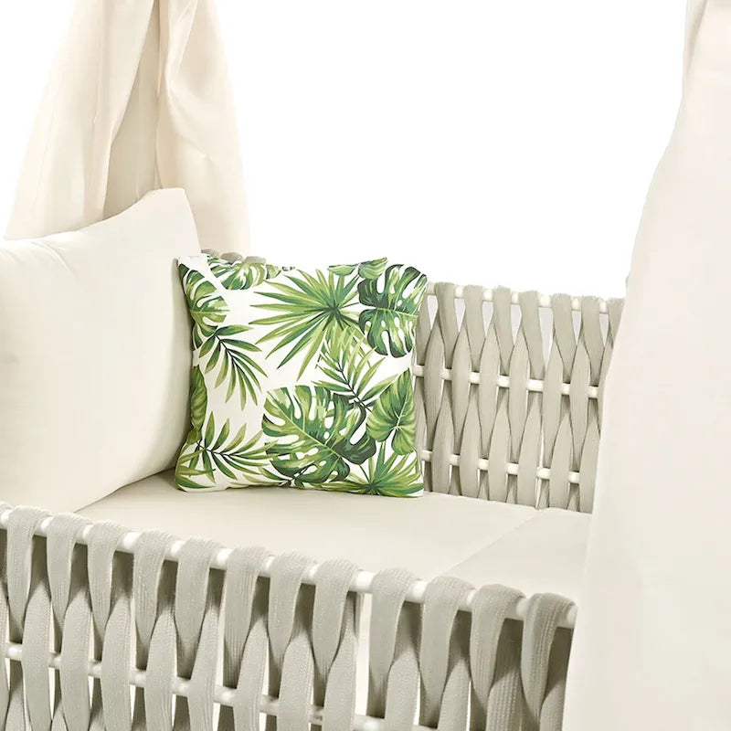 Lettino da esterni U_Style con tende, elevato comfort, adatto a molteplici scenari