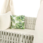 Lettino da esterni U_Style con tende, elevato comfort, adatto a molteplici scenari