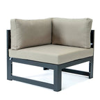 LeisureMod Chelsea Set da 4 Pezzi Sezionale da Esterno con Divanetto Nero in Alluminio con Cuscini