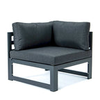 LeisureMod Chelsea Set da 4 Pezzi Sezionale da Esterno con Divanetto Nero in Alluminio con Cuscini