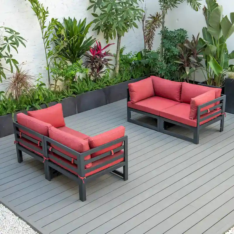 LeisureMod Chelsea Set da 4 Pezzi Sezionale da Esterno con Divanetto Nero in Alluminio con Cuscini
