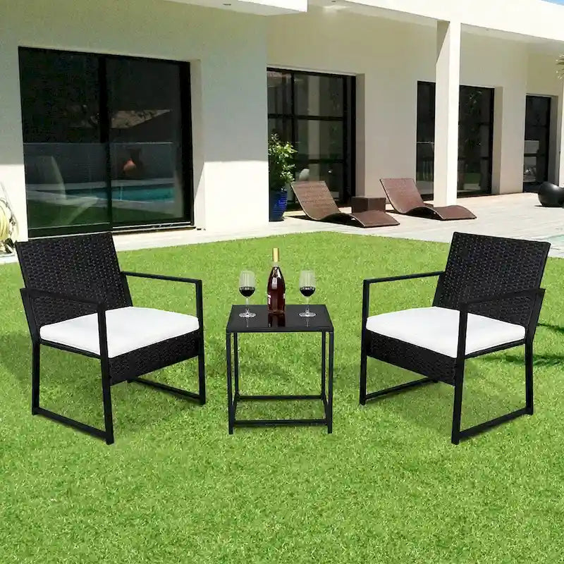 Set in Rattan da Tre Pezzi con 2 Poltrone Singole e 1 Tavolino da Caffè