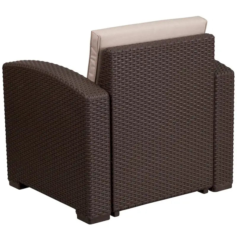 Sedia in finto rattan con cuscino per tutte le stagioni