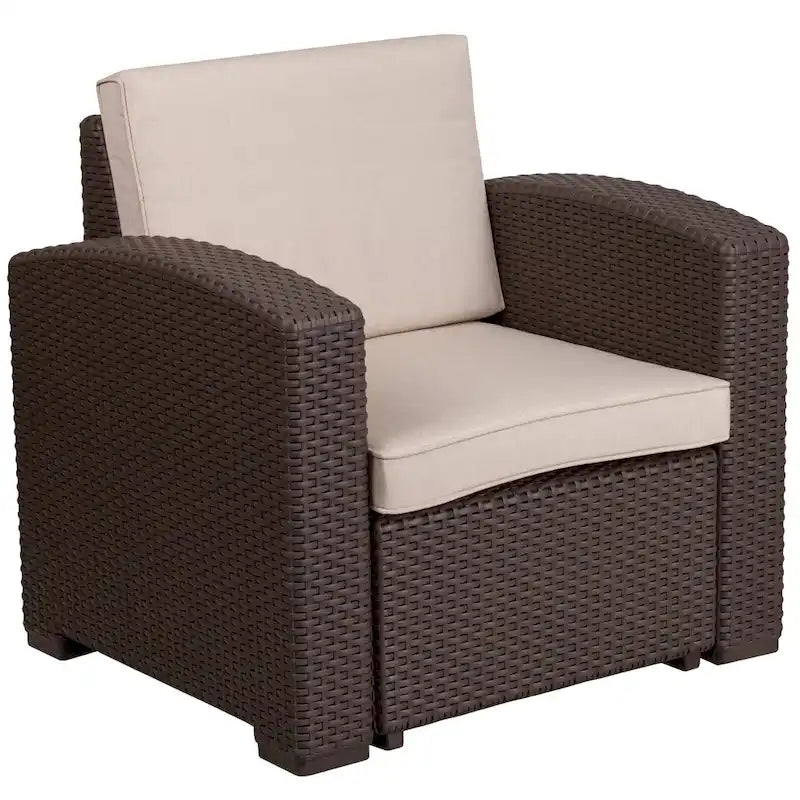 Sedia in finto rattan con cuscino per tutte le stagioni