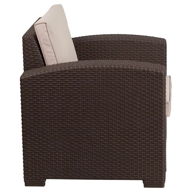 Sedia in finto rattan con cuscino per tutte le stagioni