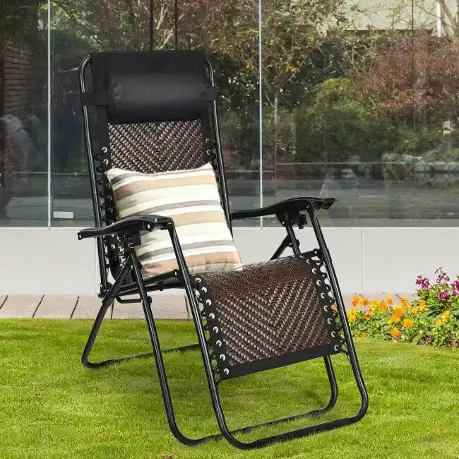 Sedia a sdraio pieghevole a gravità zero in rattan con cuscino poggiatesta rimovibile - 32~61 x 25,5 x 34~43,5 (L x P x A)