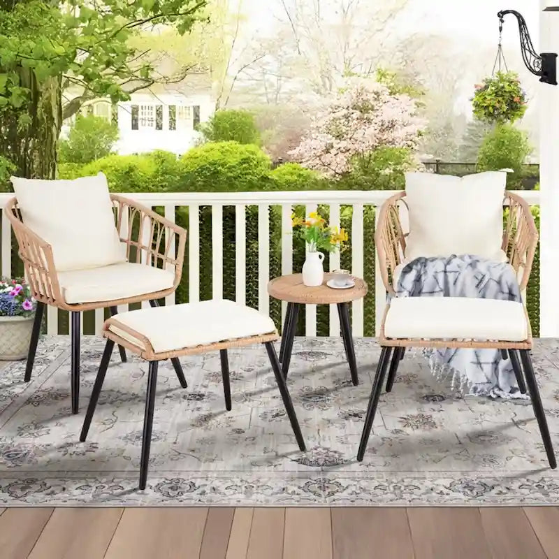 Set divano da esterno in vimini da 5 pezzi, 2 sedie, 2 pouf, 1 tavolo