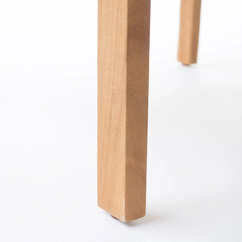 Set da 4 pezzi per patio in legno con tavolo in legno di acacia e cuscini