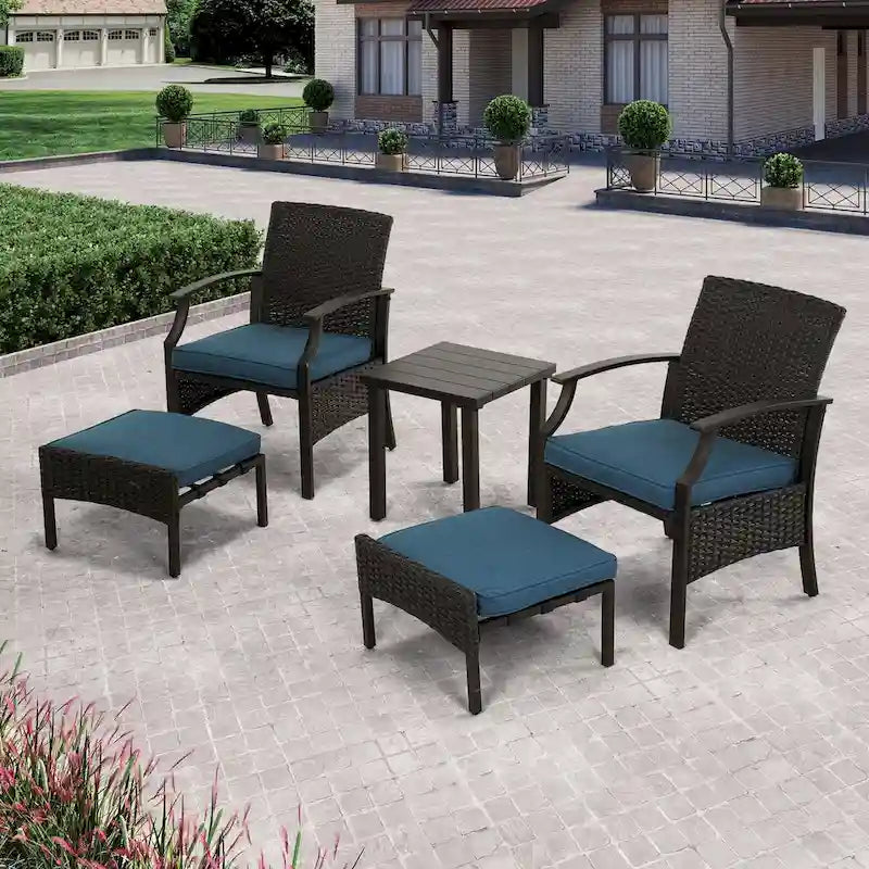 Set da conversazione da patio da 5 pezzi con cuscini con tavolino da caffè e pouf