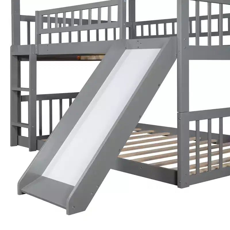 Letto a castello triplo Full Over Full con scaletta convertibile e scivolo, letto triplo con ringhiere di protezione, bianco/grigio/espresso - ModernLuxe