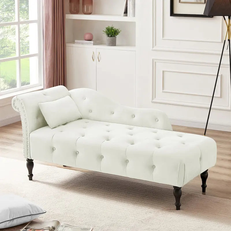 Moderna Chaise Longue da 60.6" in Velluto Imbottito con Bottoni Capitonnè, Gambe in Legno Massello e Borchie