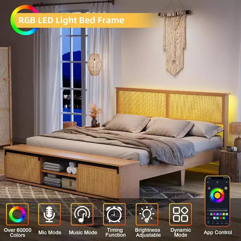 Struttura Letto Boho Farmhouse in Rattan Naturale, Testiera con Vano Contenitore a Porta Scorrevole a Fienile e Luce LED, Gambe di Supporto in Legno Massello.
