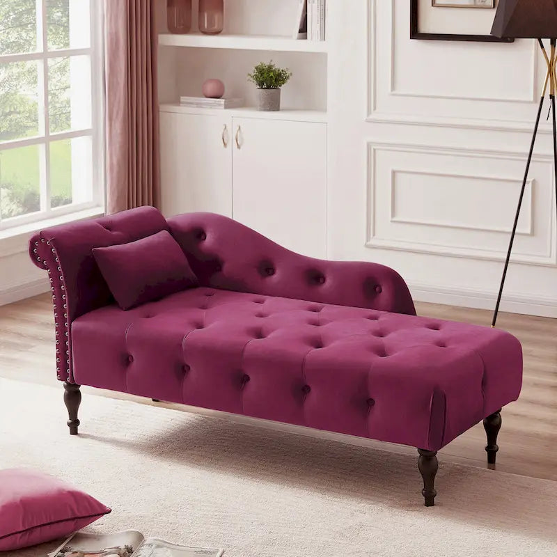 Moderna Chaise Longue da 60.6" in Velluto Imbottito con Bottoni Capitonnè, Gambe in Legno Massello e Borchie
