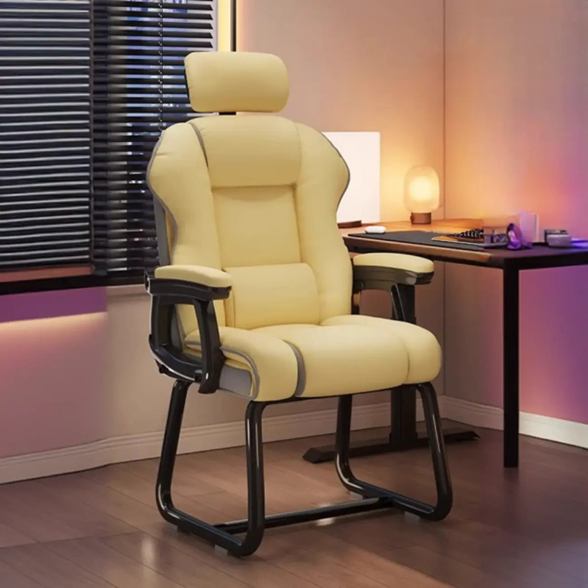 Sedia direzionale ergonomica in pelle gialla con schienale alto